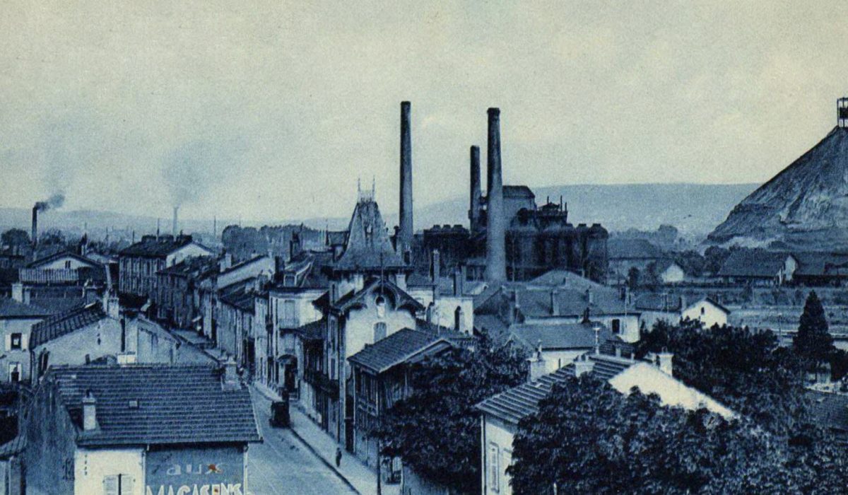 Jarville-avec-vue-sur-les-hauts-fourneaux-prise-depuis-le-clocher